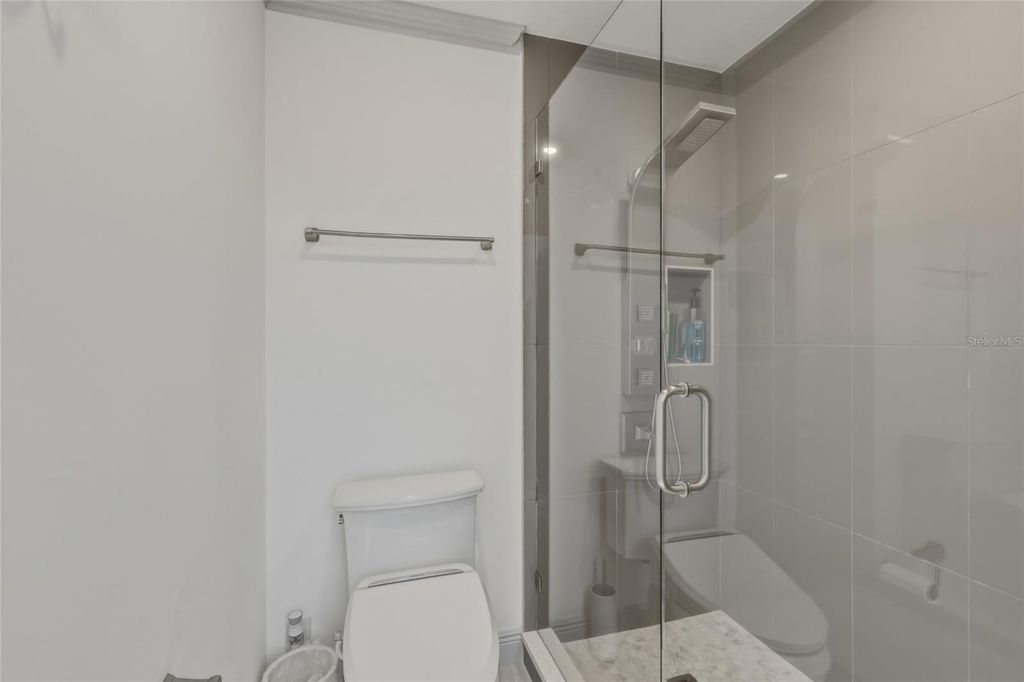 Image 22 of property listing at 1912 HARBOURSIDE DRIVE 604, Longboat Key, FL 34228