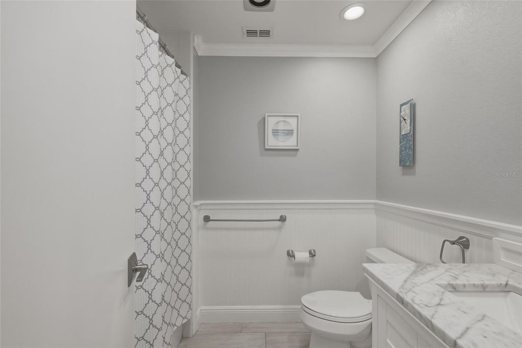 Image 25 of property listing at 1912 HARBOURSIDE DRIVE 604, Longboat Key, FL 34228