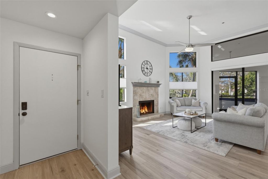 Image 4 of property listing at 1912 HARBOURSIDE DRIVE 604, Longboat Key, FL 34228