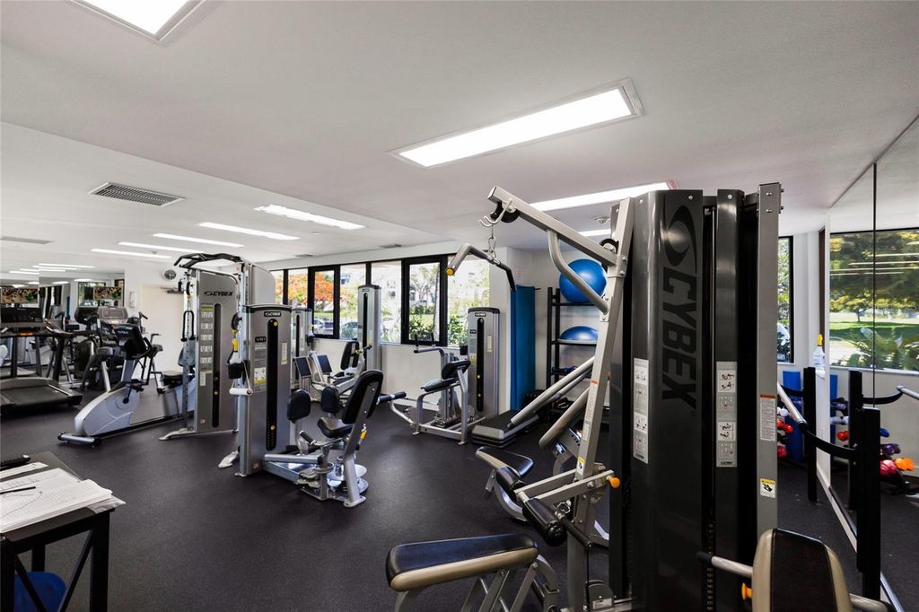 Image 52 of property listing at 1912 HARBOURSIDE DRIVE 604, Longboat Key, FL 34228