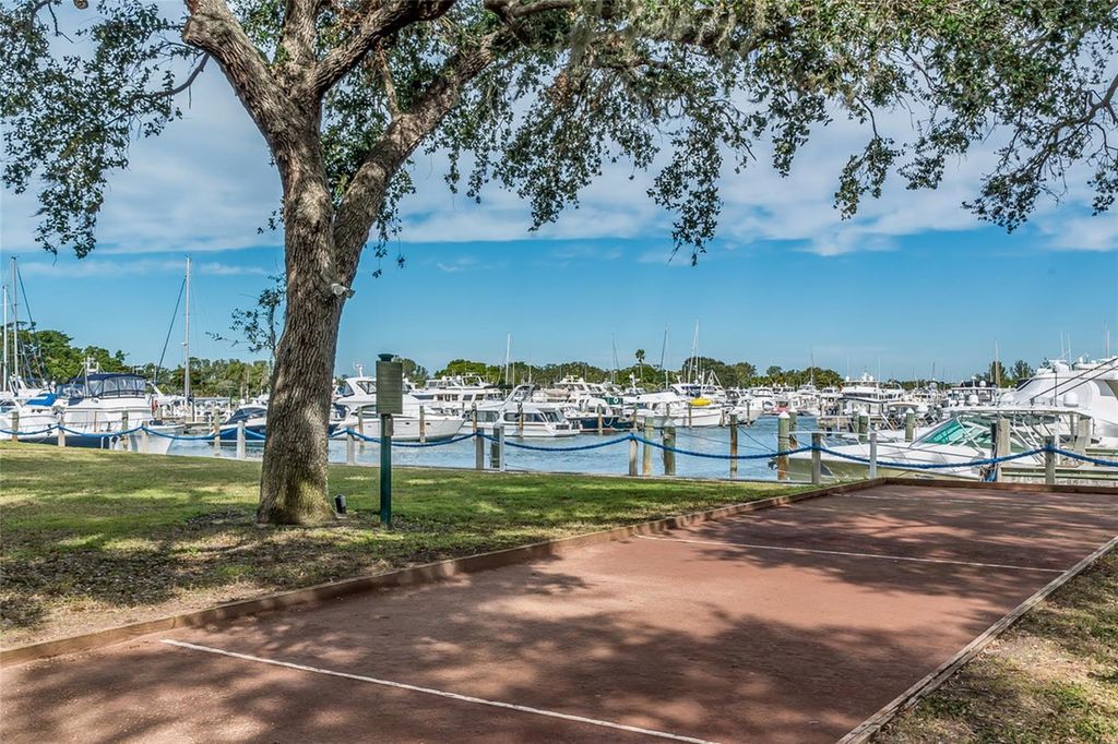 Image 77 of property listing at 1912 HARBOURSIDE DRIVE 604, Longboat Key, FL 34228