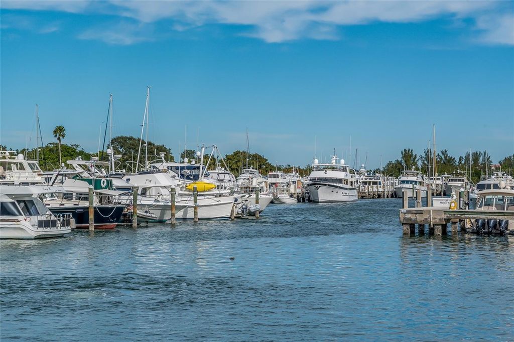 Image 80 of property listing at 1912 HARBOURSIDE DRIVE 604, Longboat Key, FL 34228