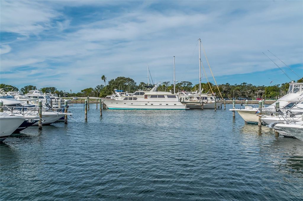 Image 81 of property listing at 1912 HARBOURSIDE DRIVE 604, Longboat Key, FL 34228