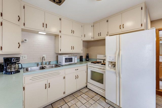1940 S 33rd STREET, Milwaukee, WI 53215