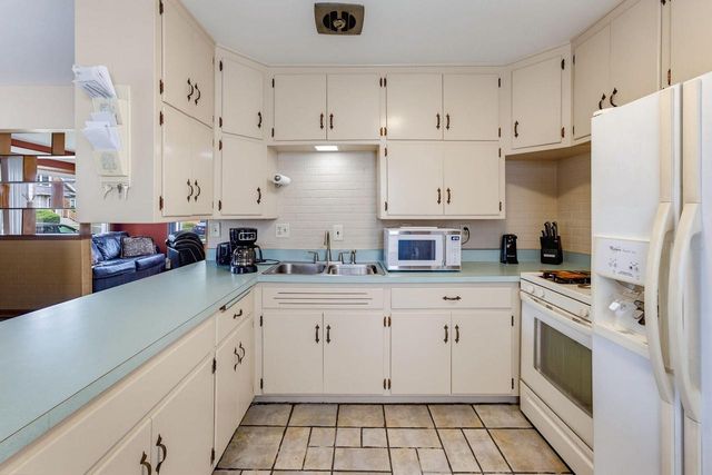 1940 S 33rd STREET, Milwaukee, WI 53215