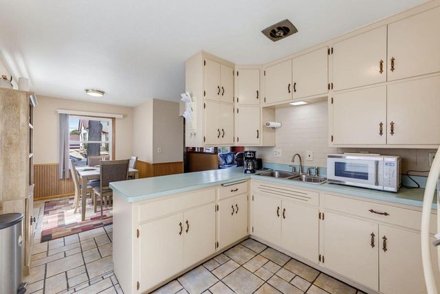 1940 S 33rd STREET, Milwaukee, WI 53215