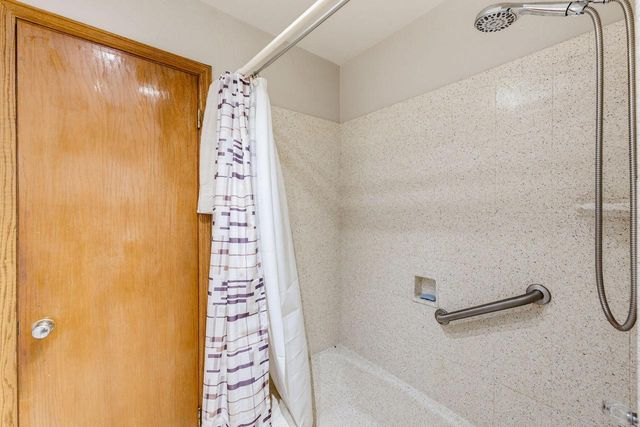 1940 S 33rd STREET, Milwaukee, WI 53215
