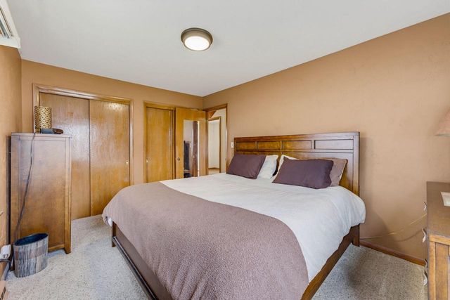 1940 S 33rd STREET, Milwaukee, WI 53215