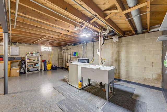 1940 S 33rd STREET, Milwaukee, WI 53215