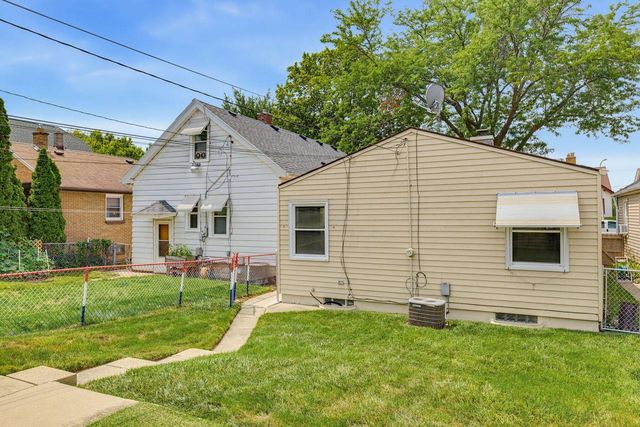 1940 S 33rd STREET, Milwaukee, WI 53215