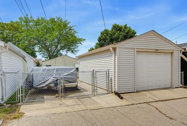1940 S 33rd STREET, Milwaukee, WI 53215