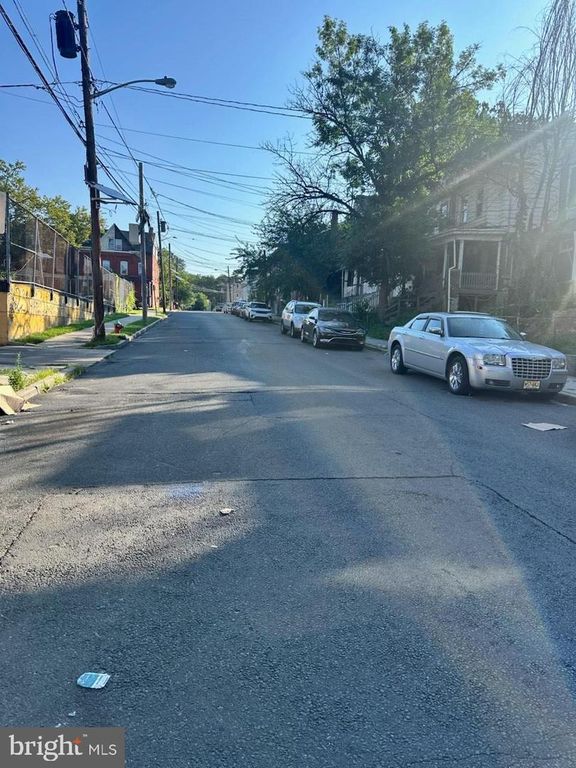 21 MURRAY ST, Trenton, NJ 08618