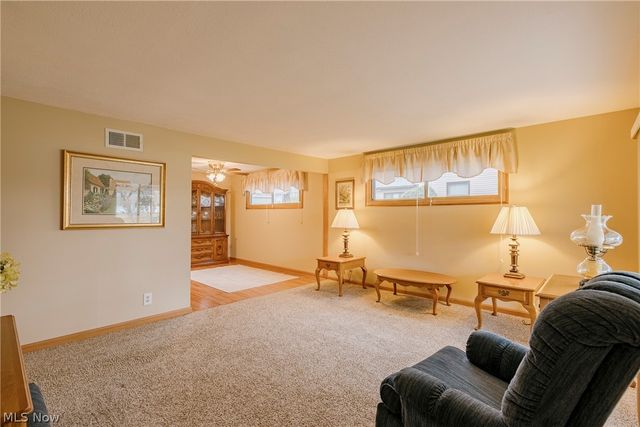1706 Westwood Drive, Twinsburg, OH 44087