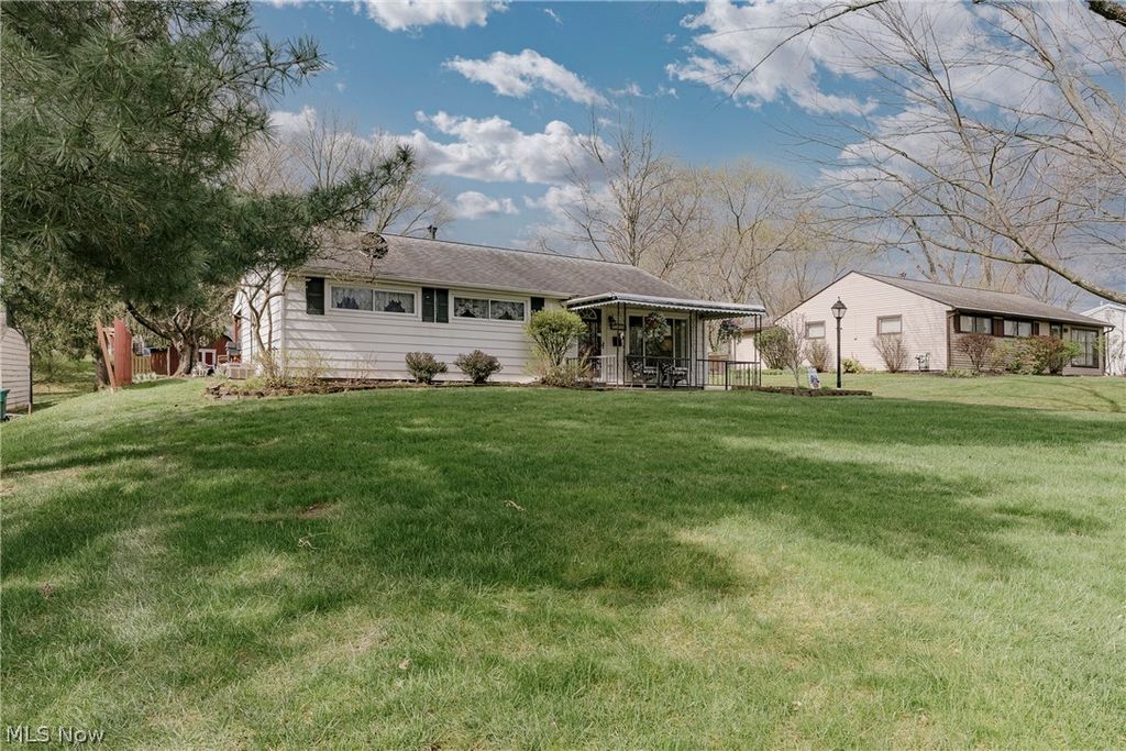 1706 Westwood Drive, Twinsburg, OH 44087