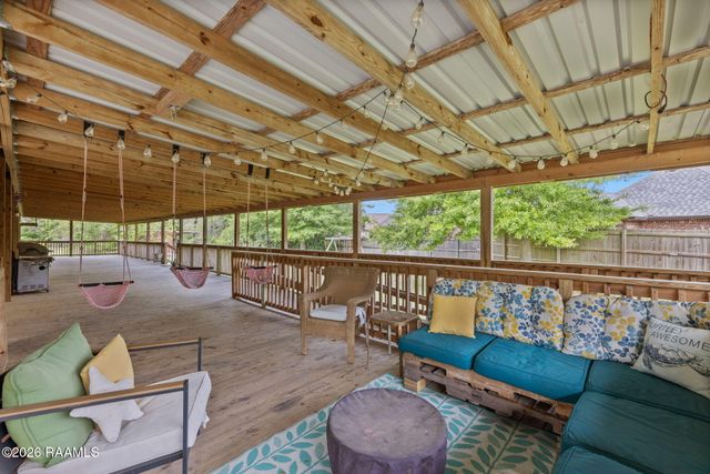 112 Fortune Hill Gardens Lane, Youngsville, LA 70592