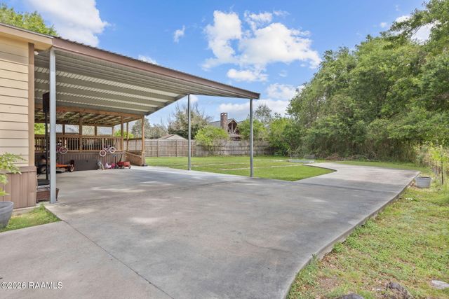 112 Fortune Hill Gardens Lane, Youngsville, LA 70592