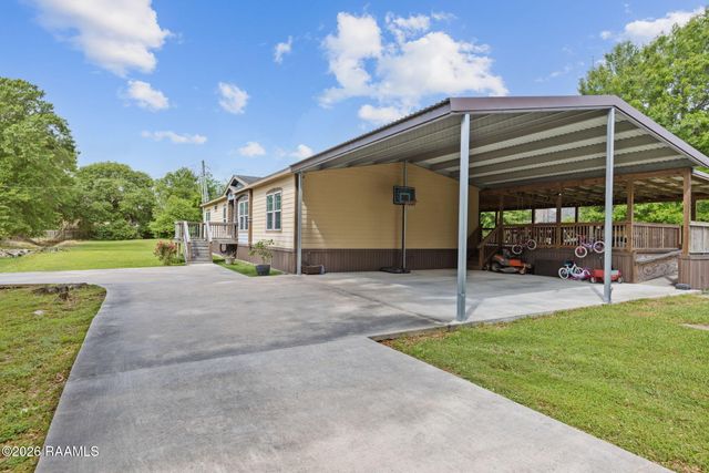 112 Fortune Hill Gardens Lane, Youngsville, LA 70592