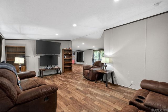 137 Blakemore Road, El Paso, AR 72045