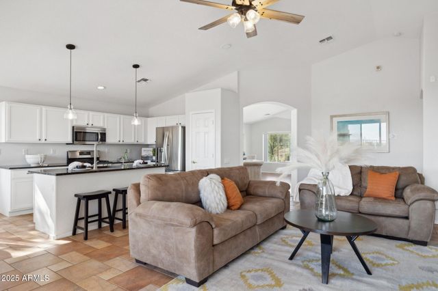 10109 E TRAILHEAD Court, Gold Canyon, AZ 85118