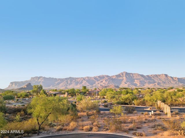 10109 E TRAILHEAD Court, Gold Canyon, AZ 85118