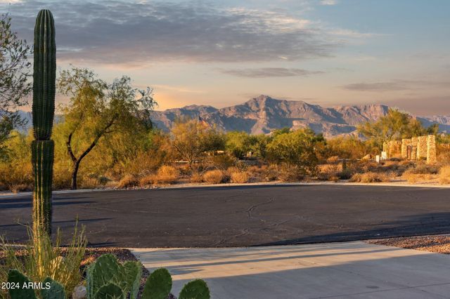 10109 E TRAILHEAD Court, Gold Canyon, AZ 85118