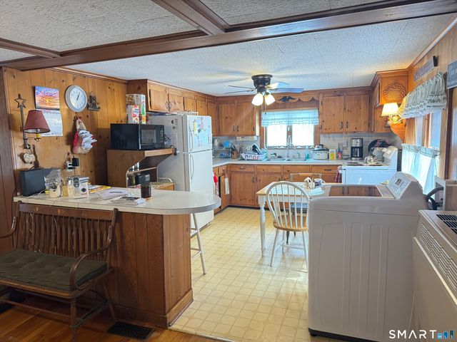 78 East Putnam Road, Putnam, CT 06260