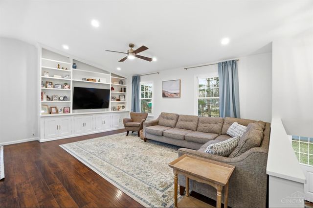 2 Kris Circle, Terrace Park, OH 45174