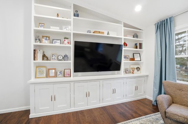 2 Kris Circle, Terrace Park, OH 45174