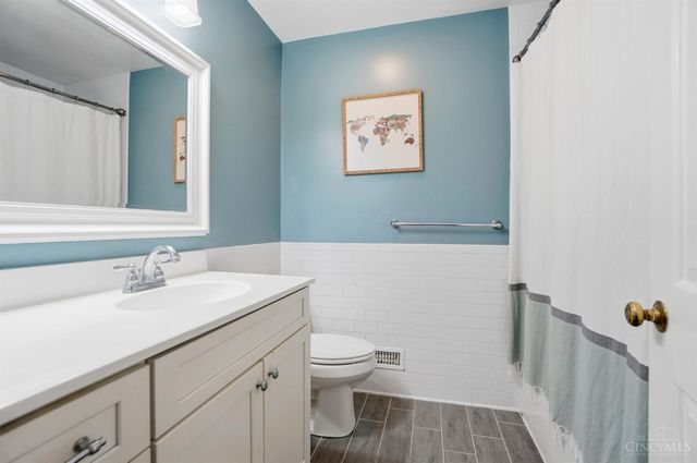 2 Kris Circle, Terrace Park, OH 45174