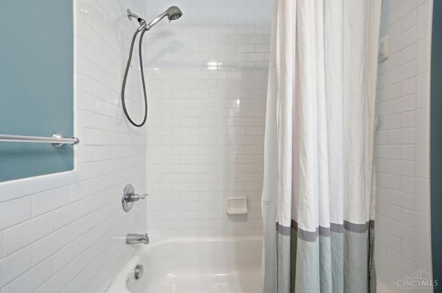 2 Kris Circle, Terrace Park, OH 45174