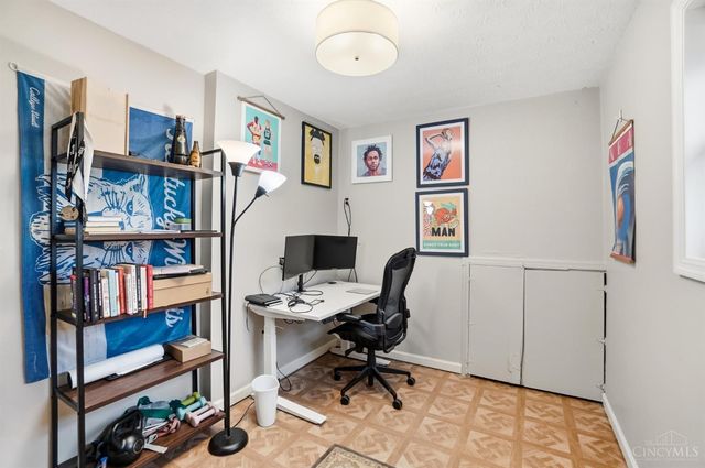 2 Kris Circle, Terrace Park, OH 45174