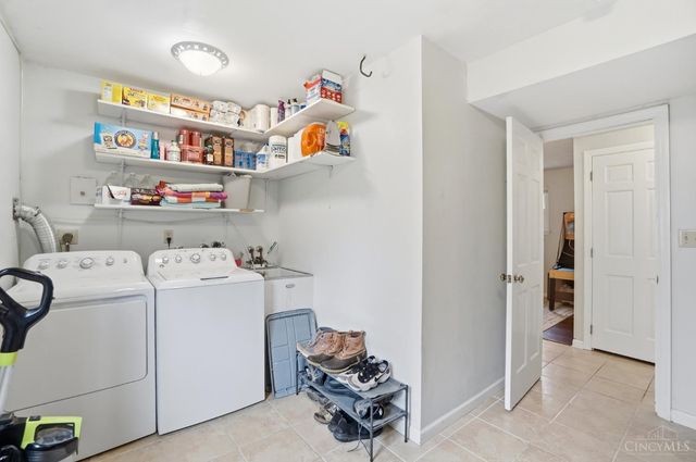 2 Kris Circle, Terrace Park, OH 45174