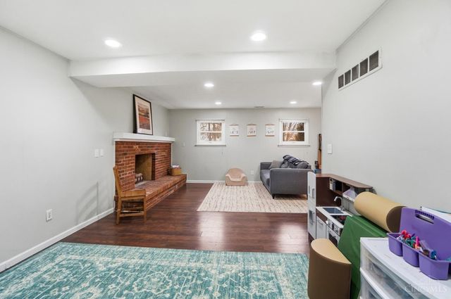 2 Kris Circle, Terrace Park, OH 45174