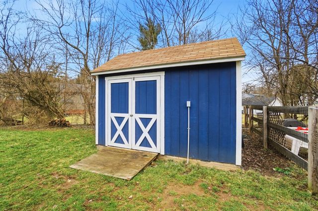 2 Kris Circle, Terrace Park, OH 45174