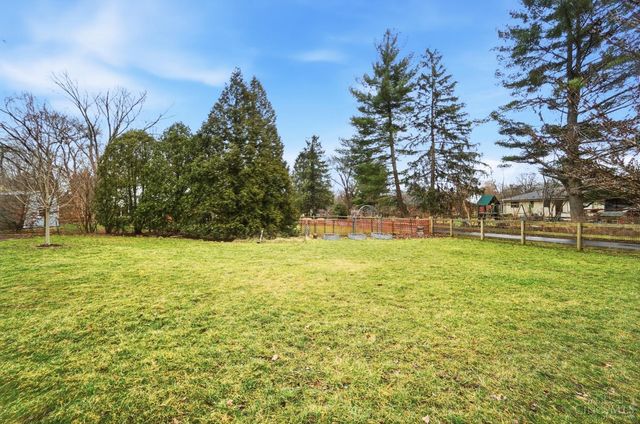 2 Kris Circle, Terrace Park, OH 45174