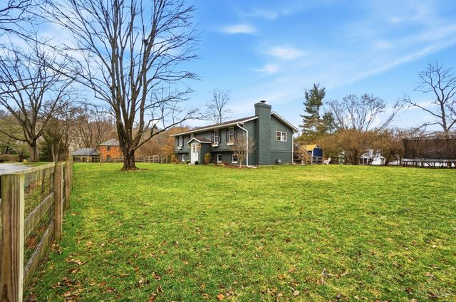 2 Kris Circle, Terrace Park, OH 45174