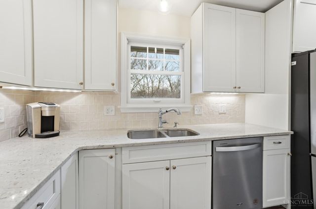 2 Kris Circle, Terrace Park, OH 45174