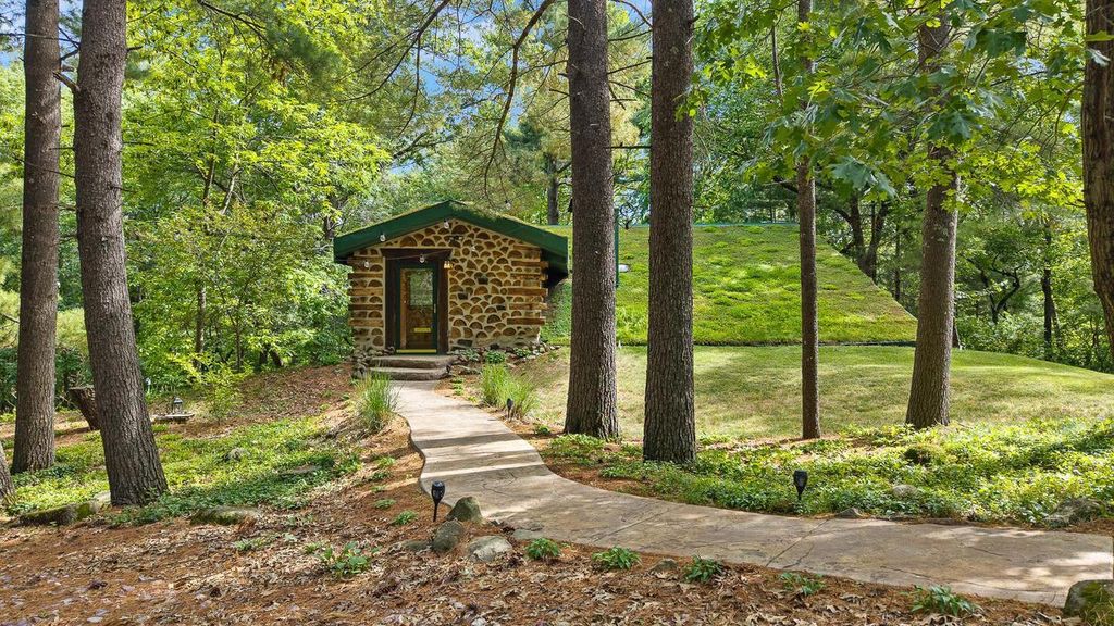 N7628 Industrial Road, Portage, WI 53901