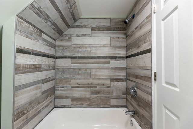 1240 W 74th Place, Chicago, IL 60636