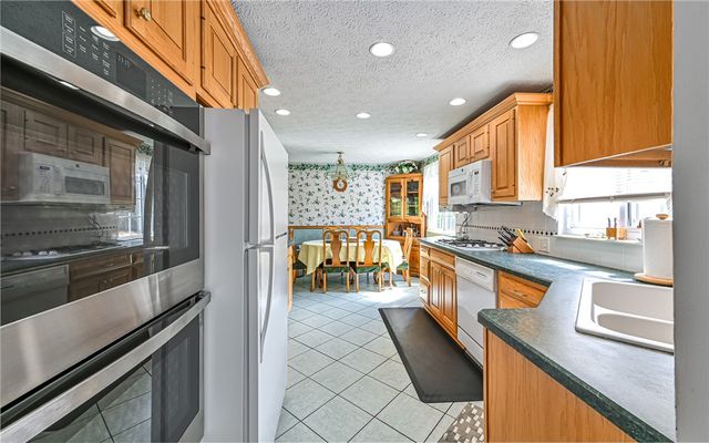 3511 Sunnyvale Dr, West Deer, PA 15101