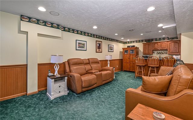 3511 Sunnyvale Dr, West Deer, PA 15101