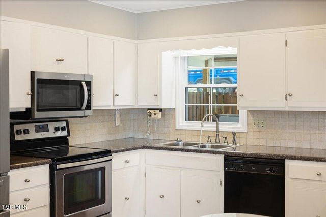 9 Red Oak Circle, Johnson City, TN 37604