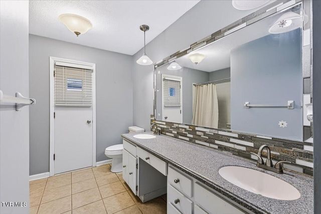 9 Red Oak Circle, Johnson City, TN 37604