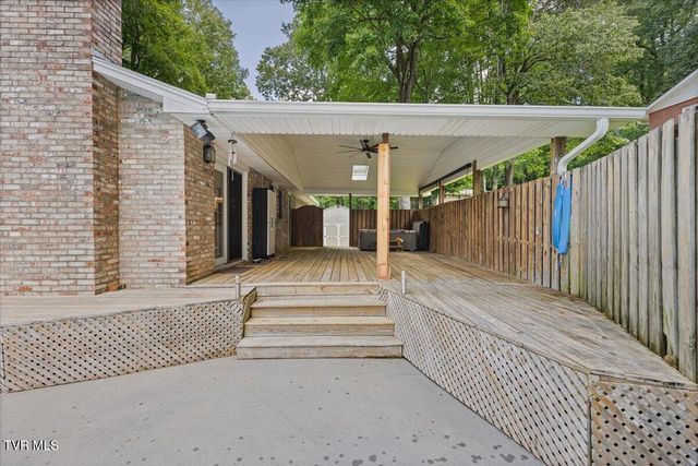 9 Red Oak Circle, Johnson City, TN 37604
