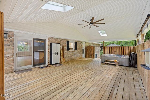 9 Red Oak Circle, Johnson City, TN 37604
