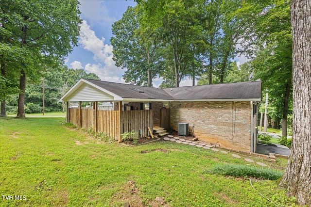9 Red Oak Circle, Johnson City, TN 37604
