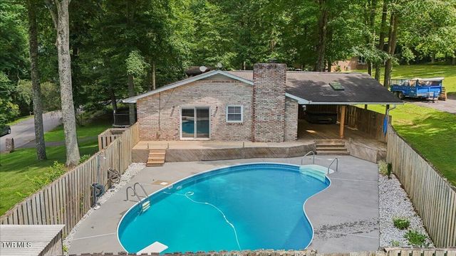 9 Red Oak Circle, Johnson City, TN 37604