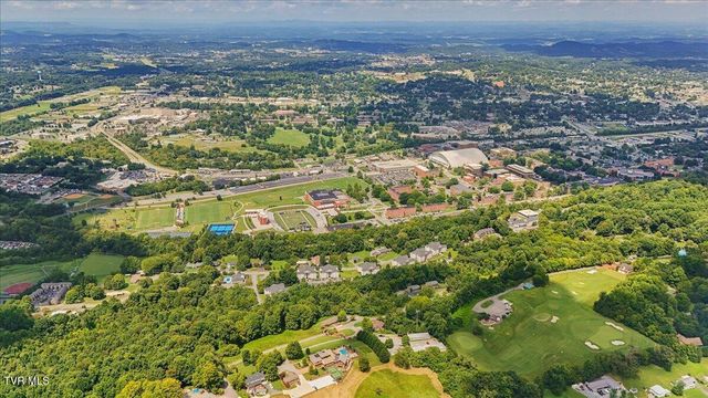 9 Red Oak Circle, Johnson City, TN 37604