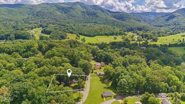 9 Red Oak Circle, Johnson City, TN 37604