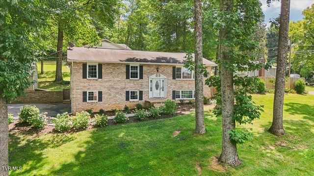 9 Red Oak Circle, Johnson City, TN 37604